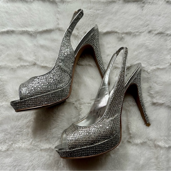 6.5 Lulu Townsend Silver Glitter Peep Toe Platform Heels - Picture 3 of 4